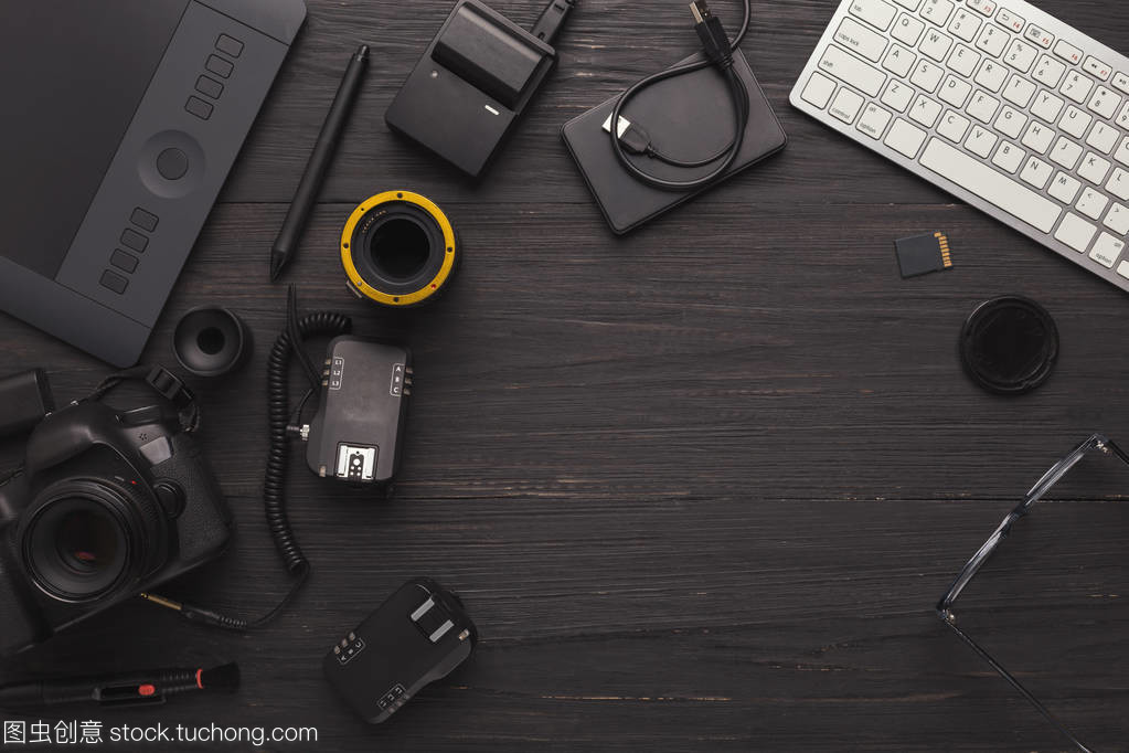 摄影师与设计师的装备选择 从镜头到屏幕的创意协作